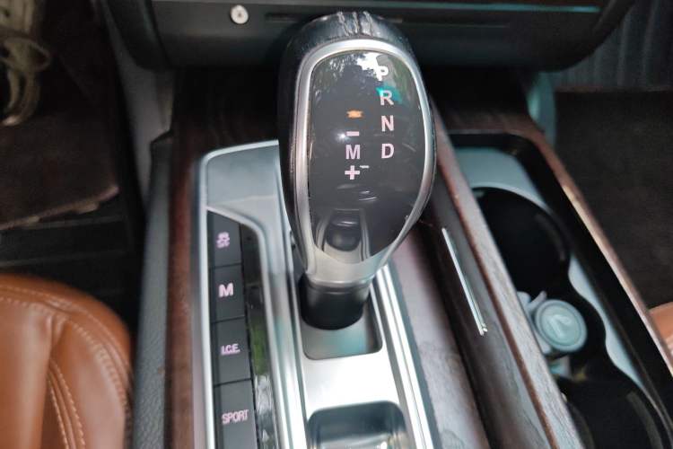 Used Maserati Ghibli 2014 3.0T Standard Edition Gear Lever