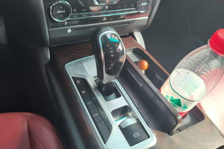 Used Maserati Ghibli 2014 3.0T Standard Edition Gear Lever