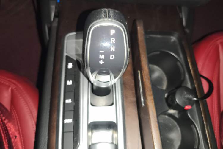 Used Maserati Ghibli 2014 3.0T Standard Edition Gear Lever