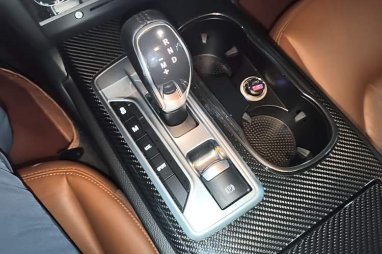 Used Maserati Ghibli 2014 3.0T Standard Edition Gear Lever