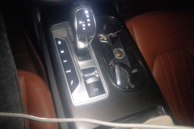 Used Maserati Ghibli 2014 3.0T Standard Edition Gear Lever