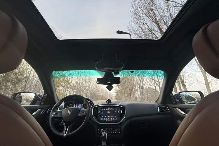 Used Maserati Ghibli 2014 3.0T Standard Edition Headliner