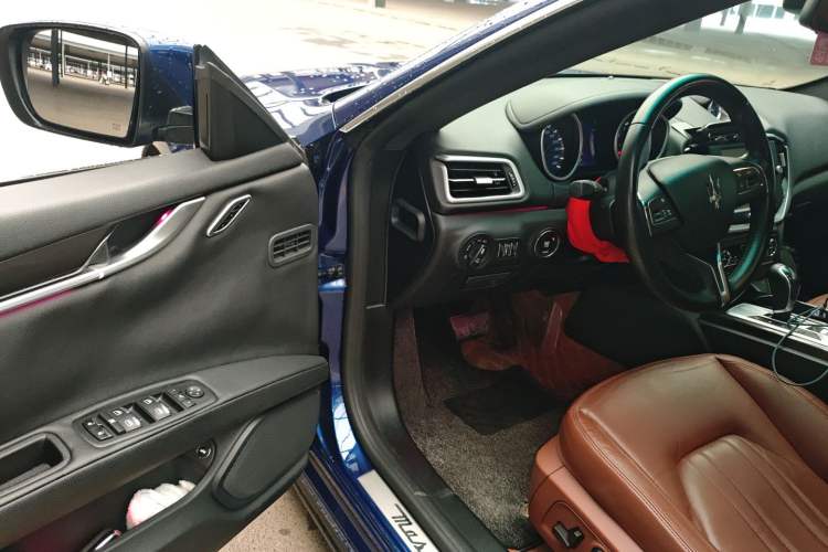 Used Maserati Ghibli 2014 3.0T Standard Edition Interior 2
