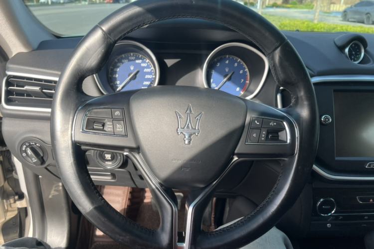 Used Maserati Ghibli 2014 3.0T Standard Edition Interior 2