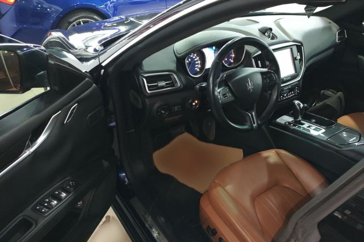 Used Maserati Ghibli 2014 3.0T Standard Edition Interior 3