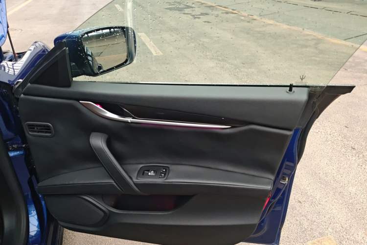 Used Maserati Ghibli 2014 3.0T Standard Edition Interior 4