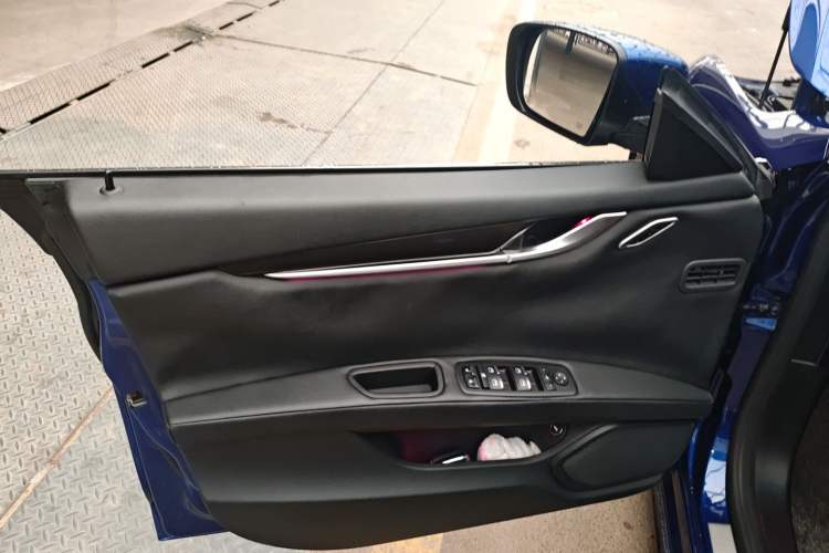 Used Maserati Ghibli 2014 3.0T Standard Edition Interior 6