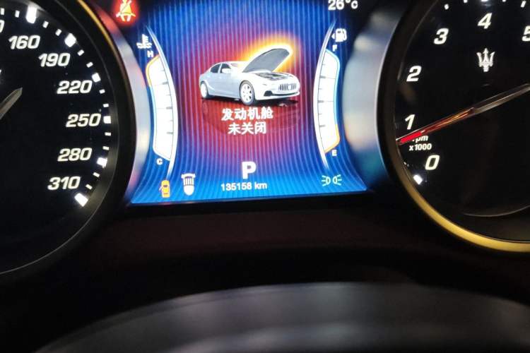 Used Maserati Ghibli 2014 3.0T S Q4 Odometer Close Up