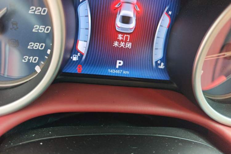 Used Maserati Ghibli 2014 3.0T Standard Edition Odometer Close Up