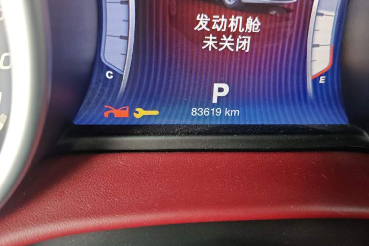 Used Maserati Ghibli 2014 3.0T Standard Edition Odometer Close Up