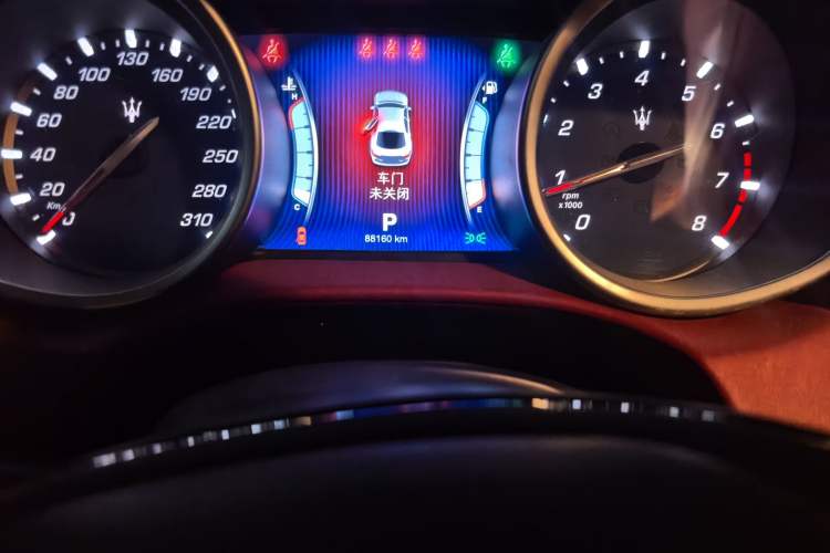 Used Maserati Ghibli 2014 3.0T Standard Edition Odometer Close Up