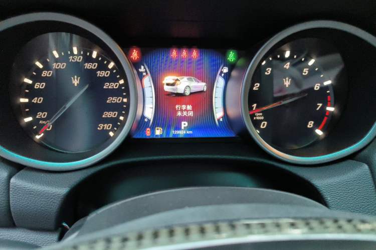 Used Maserati Ghibli 2014 3.0T Standard Edition Odometer Close Up