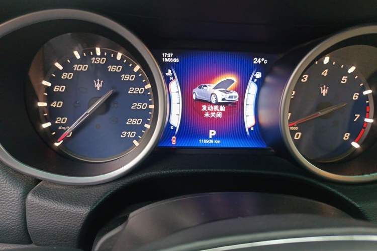Used Maserati Ghibli 2014 3.0T Standard Edition Odometer Close Up