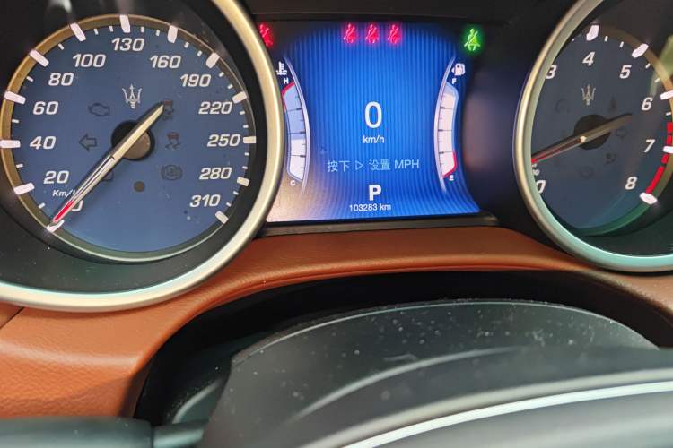 Used Maserati Ghibli 2014 3.0T S Odometer Close Up
