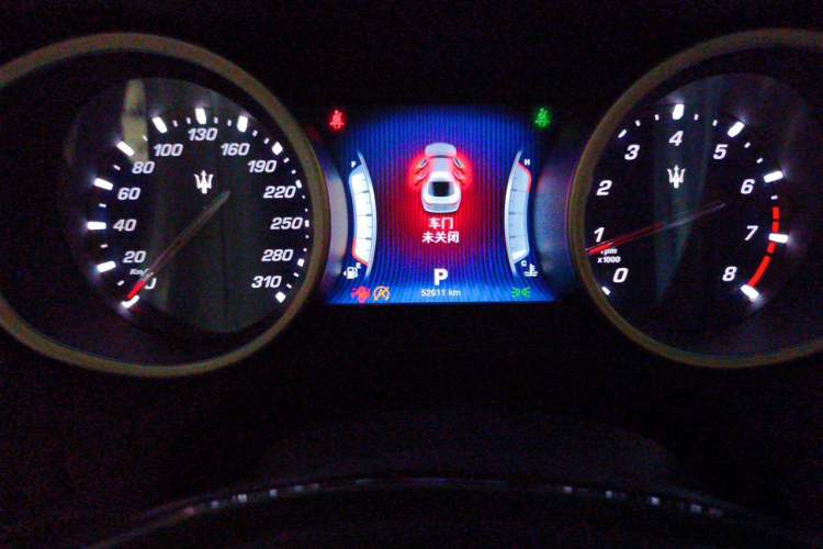 Used Maserati Ghibli 2014 3.0T Standard Edition Odometer Close Up