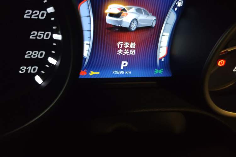 Used Maserati Ghibli 2014 3.0T Standard Edition Odometer Close Up