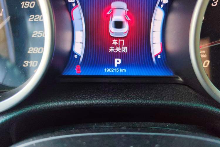 Used Maserati Ghibli 2014 3.0T Standard Edition Odometer Close Up
