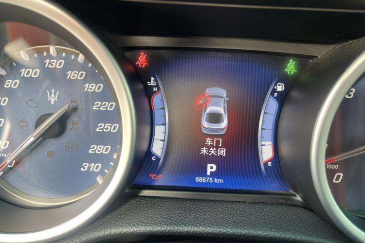 Used Maserati Ghibli 2014 3.0T Standard Edition Odometer Close Up