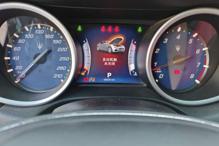 Used Maserati Ghibli 2014 3.0T Standard Edition Odometer Close Up