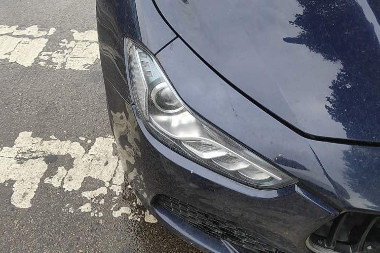 Used Maserati Ghibli 2014 3.0T Standard Edition Right Front Headlight