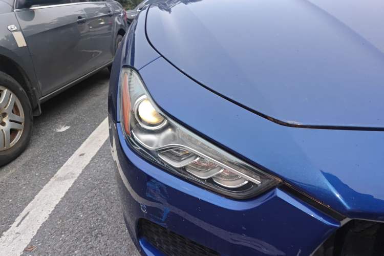 Used Maserati Ghibli 2014 3.0T Standard Edition Right Front Headlight