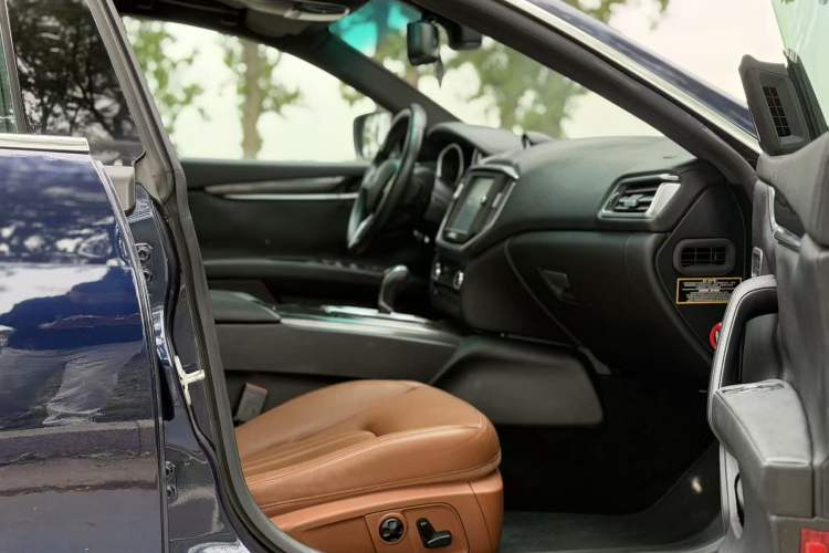 Used Maserati Ghibli 2014 3.0T Standard Edition Right Front Seat