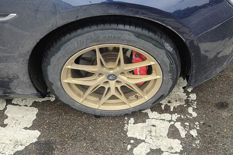 Used Maserati Ghibli 2014 3.0T Standard Edition Right Front Wheel Hub