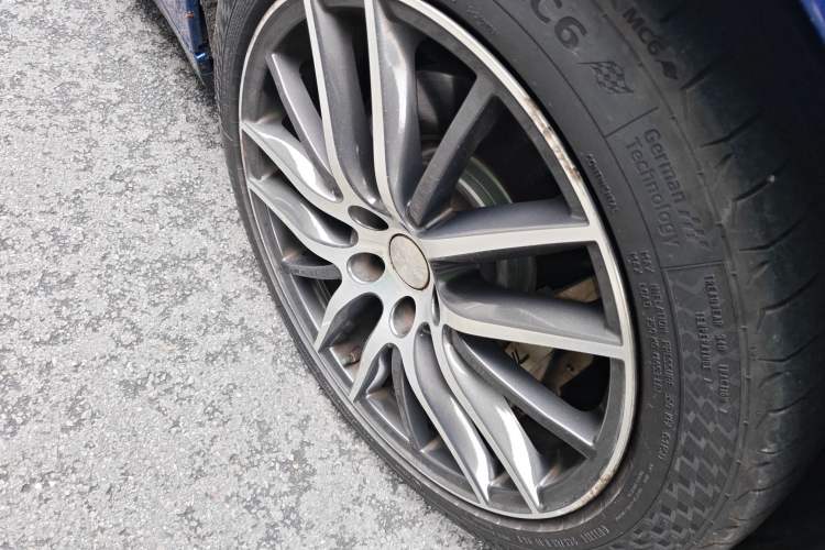 Used Maserati Ghibli 2014 3.0T Standard Edition Right Front Wheel Hub