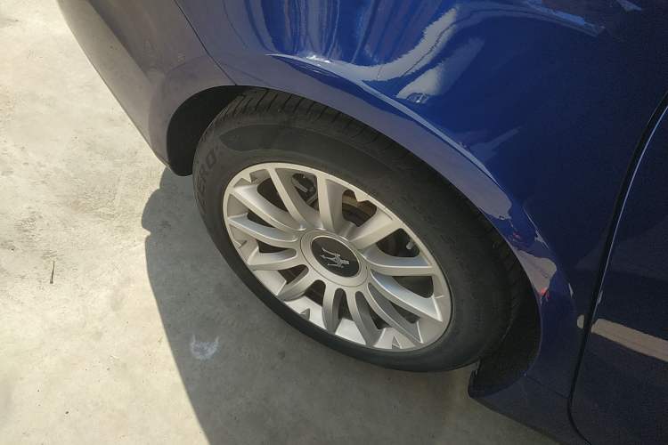 Used Maserati Ghibli 2014 3.0T Standard Edition Right Rear Wheel Hub