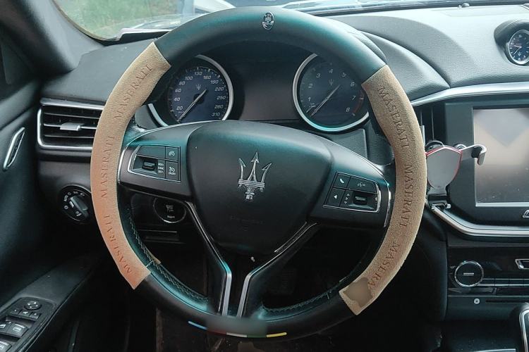 Used Maserati Ghibli 2014 3.0T Standard Edition Steering Wheel