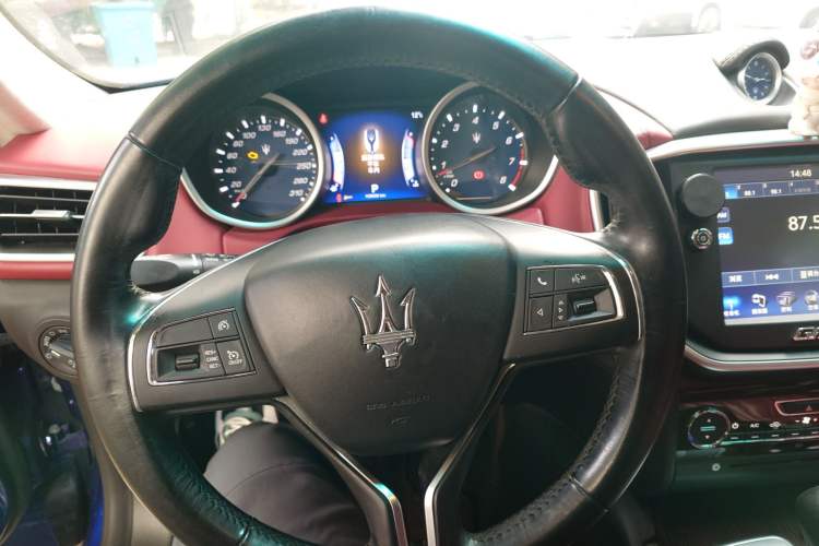 Used Maserati Ghibli 2014 3.0T Standard Edition Steering Wheel