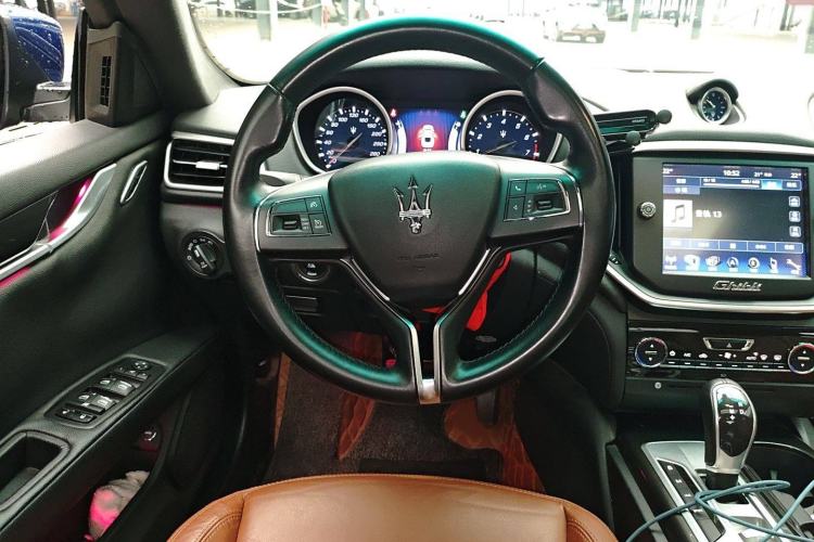 Used Maserati Ghibli 2014 3.0T Standard Edition Steering Wheel