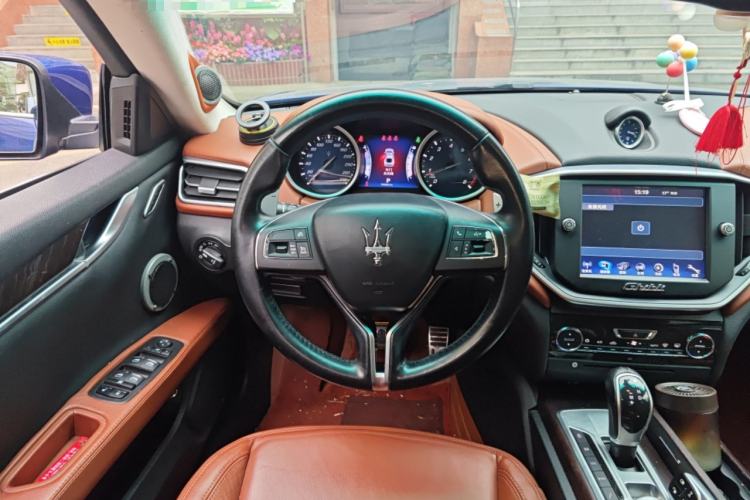 Used Maserati Ghibli 2014 3.0T S Steering Wheel