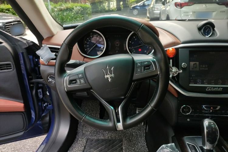 Used Maserati Ghibli 2014 3.0T S Steering Wheel