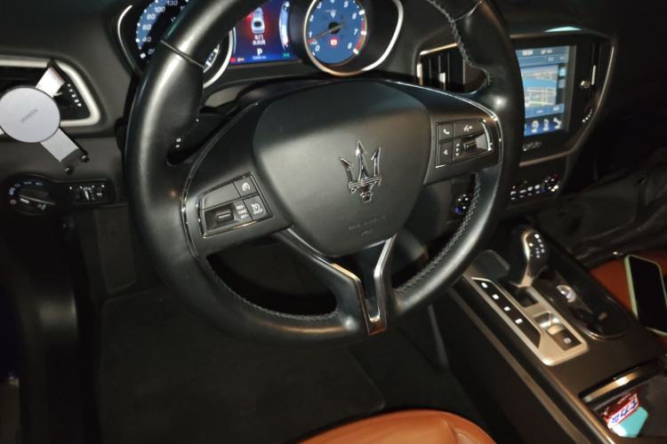Used Maserati Ghibli 2014 3.0T Standard Edition Steering Wheel