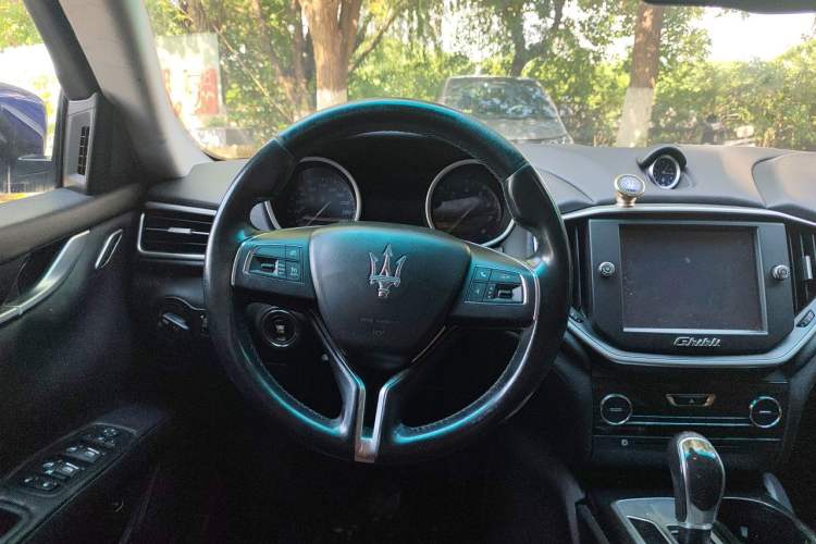 Used Maserati Ghibli 2014 3.0T Standard Edition Steering Wheel