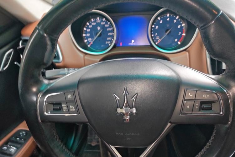 Used Maserati Ghibli 2014 3.0T Standard Edition Steering Wheel