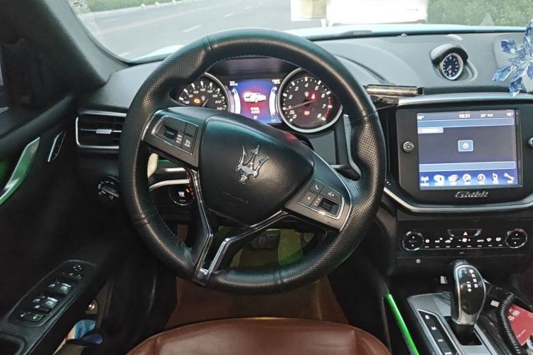 Used Maserati Ghibli 2014 3.0T S Steering Wheel