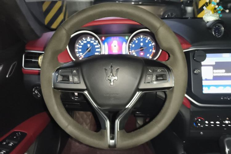 Used Maserati Ghibli 2014 3.0T Standard Edition Steering Wheel