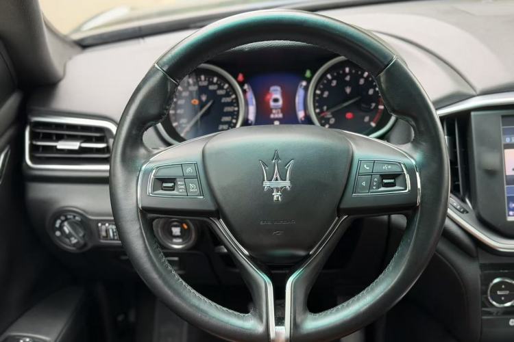 Used Maserati Ghibli 2014 3.0T Standard Edition Steering Wheel