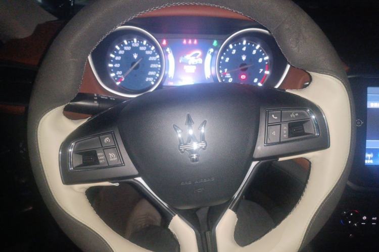 Used Maserati Ghibli 2014 3.0T Standard Edition Steering Wheel