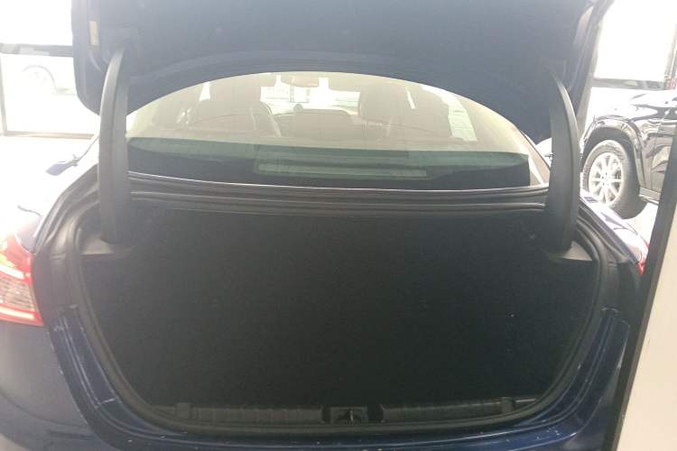 Used Maserati Ghibli 2014 3.0T Standard Edition Trunk