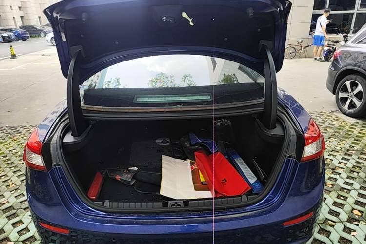 Used Maserati Ghibli 2014 3.0T Standard Edition Trunk
