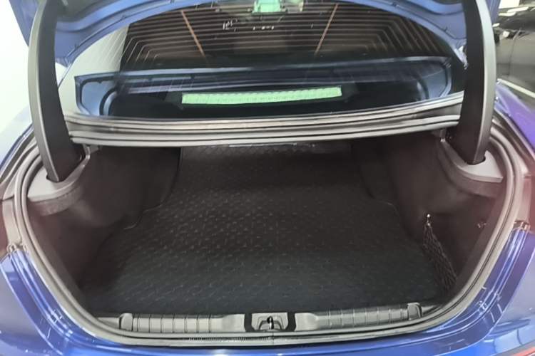Used Maserati Ghibli 2014 3.0T Standard Edition Trunk