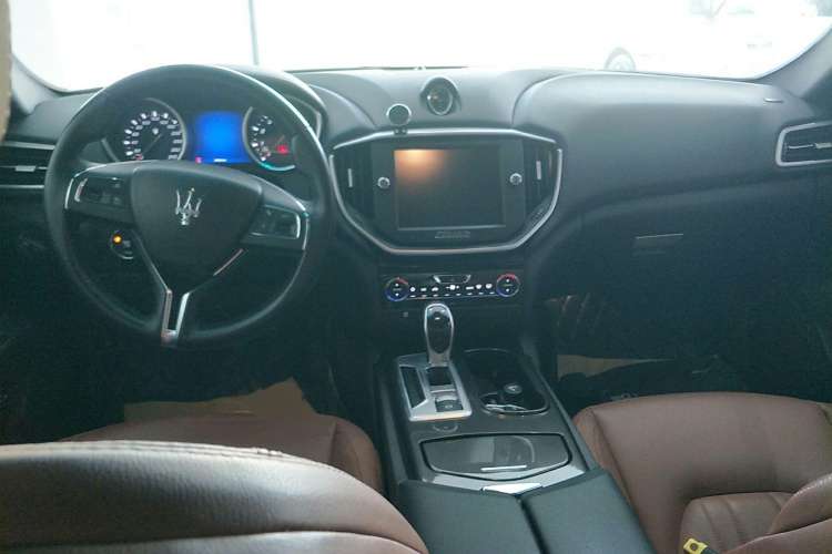 Used Maserati Ghibli 2014 3.0T Standard Edition Center Console