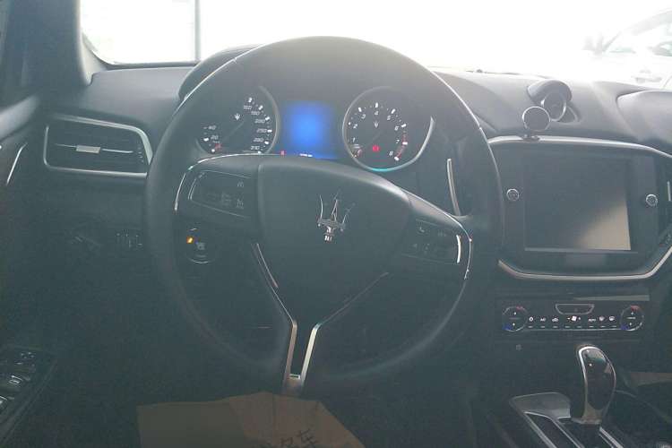 Used Maserati Ghibli 2014 3.0T Standard Edition Steering Wheel