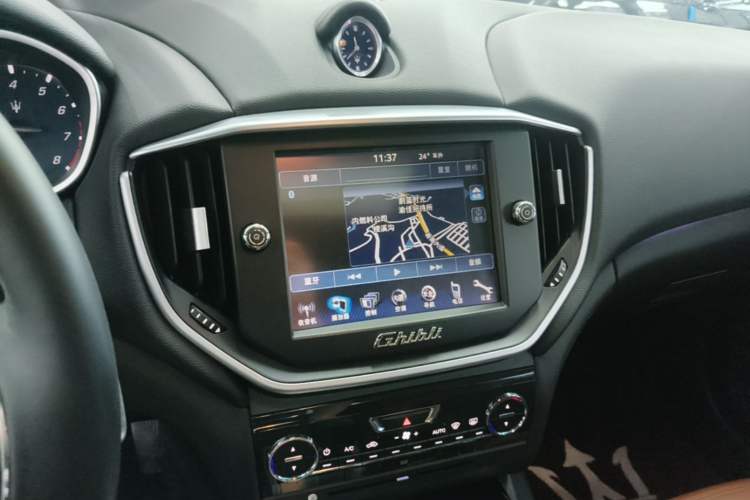 Used Maserati Ghibli 2014 3.0T Standard Edition Audio And AC Panel
