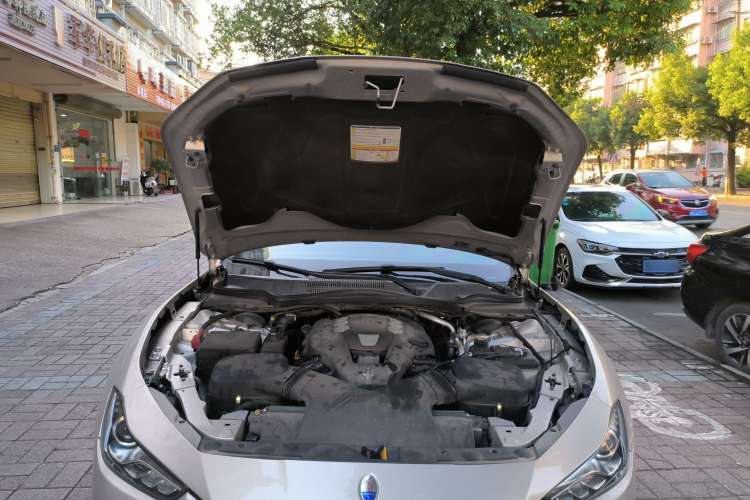 Used Maserati Ghibli 2014 3.0T Standard Edition Engine Bay