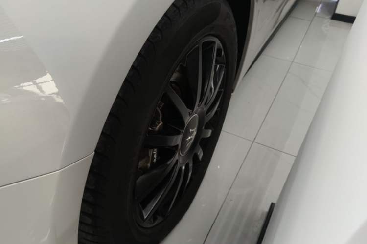 Used Maserati Ghibli 2014 3.0T Standard Edition Left Front Wheel Hub