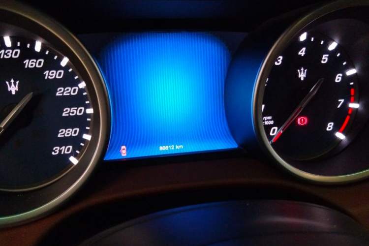 Used Maserati Ghibli 2014 3.0T S Odometer Close Up